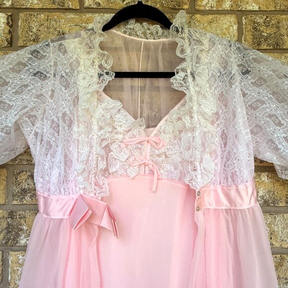 size SM S/M Vintage Sheer Pink Nightgown Robe Piegnoir set Lace trim, Puff Sleev - Picture 12 of 15